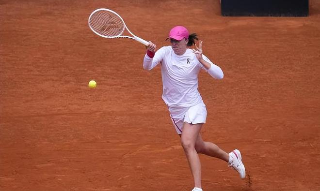 她更专注于 她更专注于